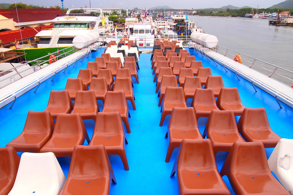 Phuket ve Koh Phi Phi Arasında Feribot Transferi